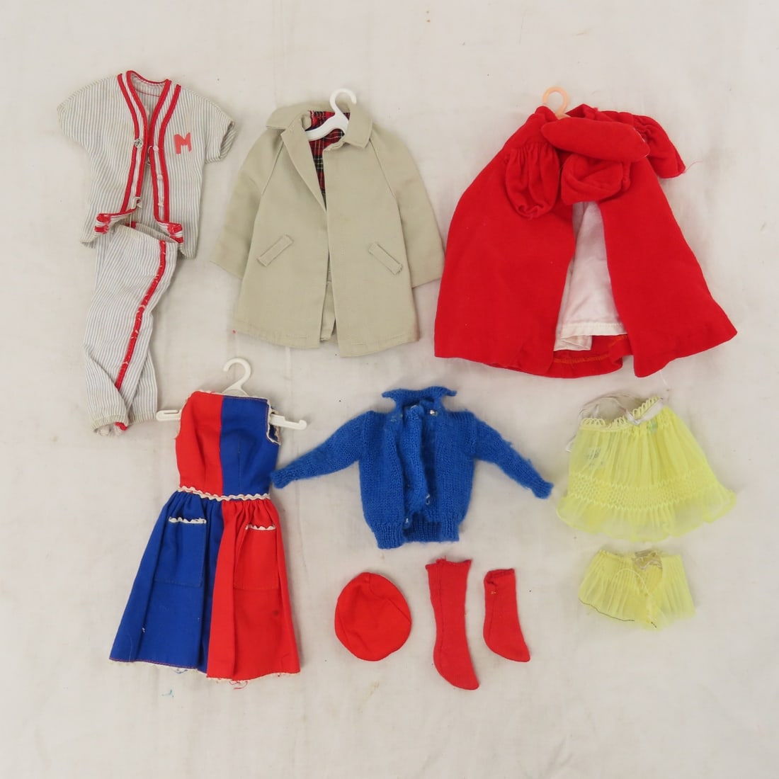 1960's Bubblecut Barbie, Ken, Midge & Accessories - 17