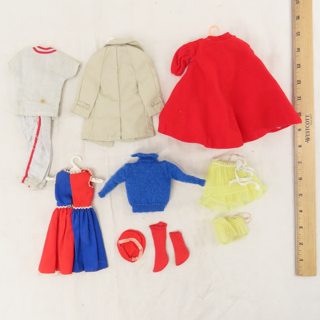 1960's Bubblecut Barbie, Ken, Midge & Accessories - 18