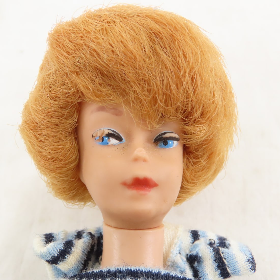 1961-62 Blonde Straight Leg Bubblecut Barbie - 3