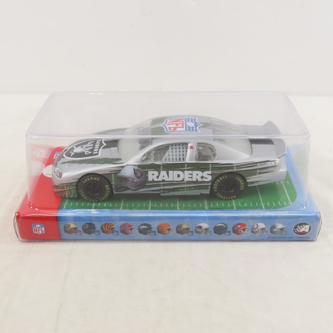 1:18 Scale Maisto, Ertl, Diecast Cars & Model - 11