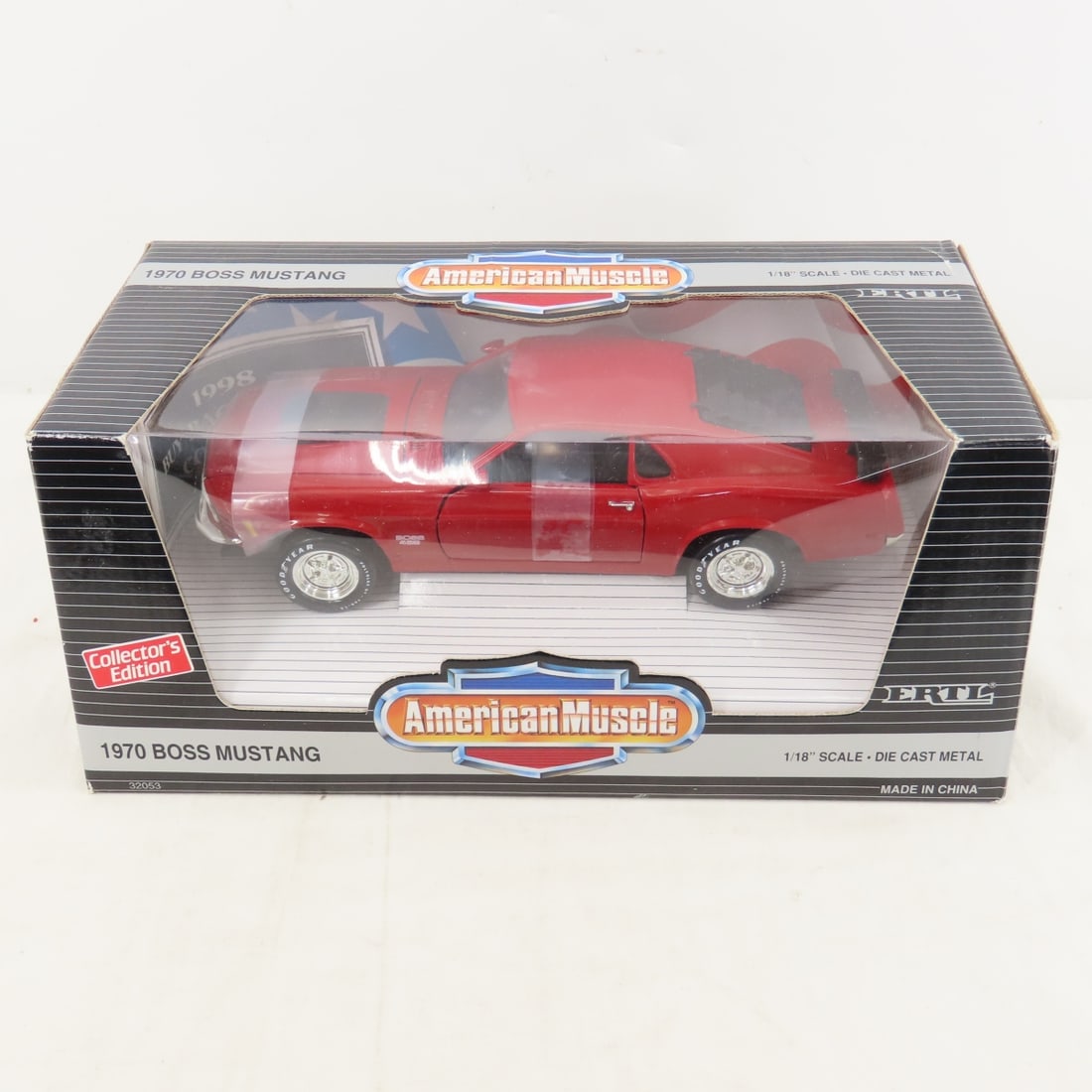 1:18 Scale Maisto, Ertl, Diecast Cars & Model - 9