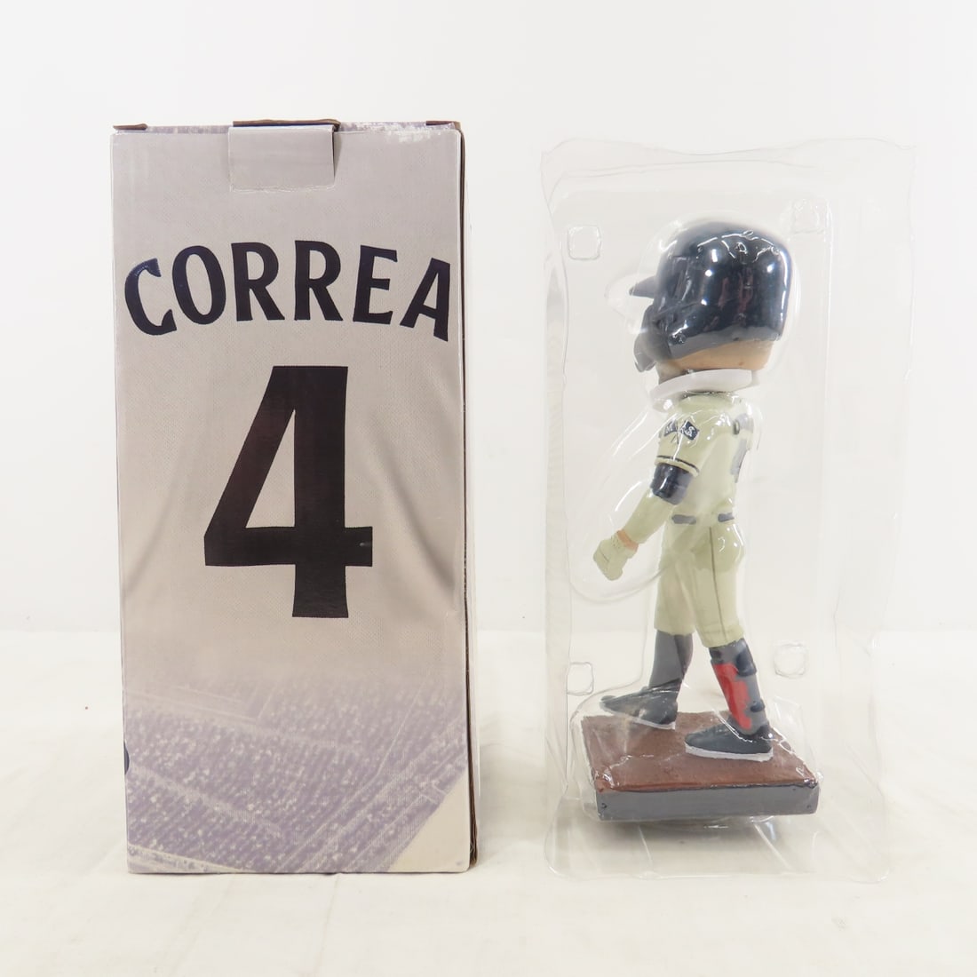 MN Twins, Timberwolves Bobble Heads & Santa - 7