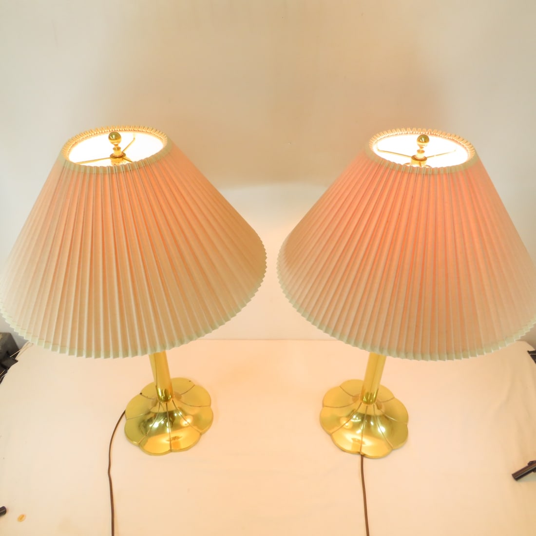 2 Vintage Stiffel 29" 'Lotus' Brass Lamps & Shades - 4