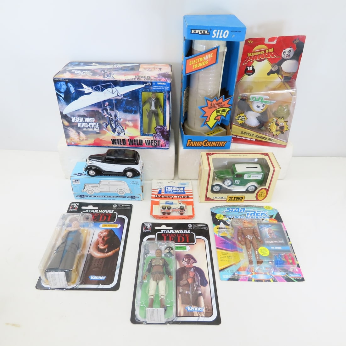 Star Wars, Star Trek Figures, Ertl Silo & More (1 of 20)