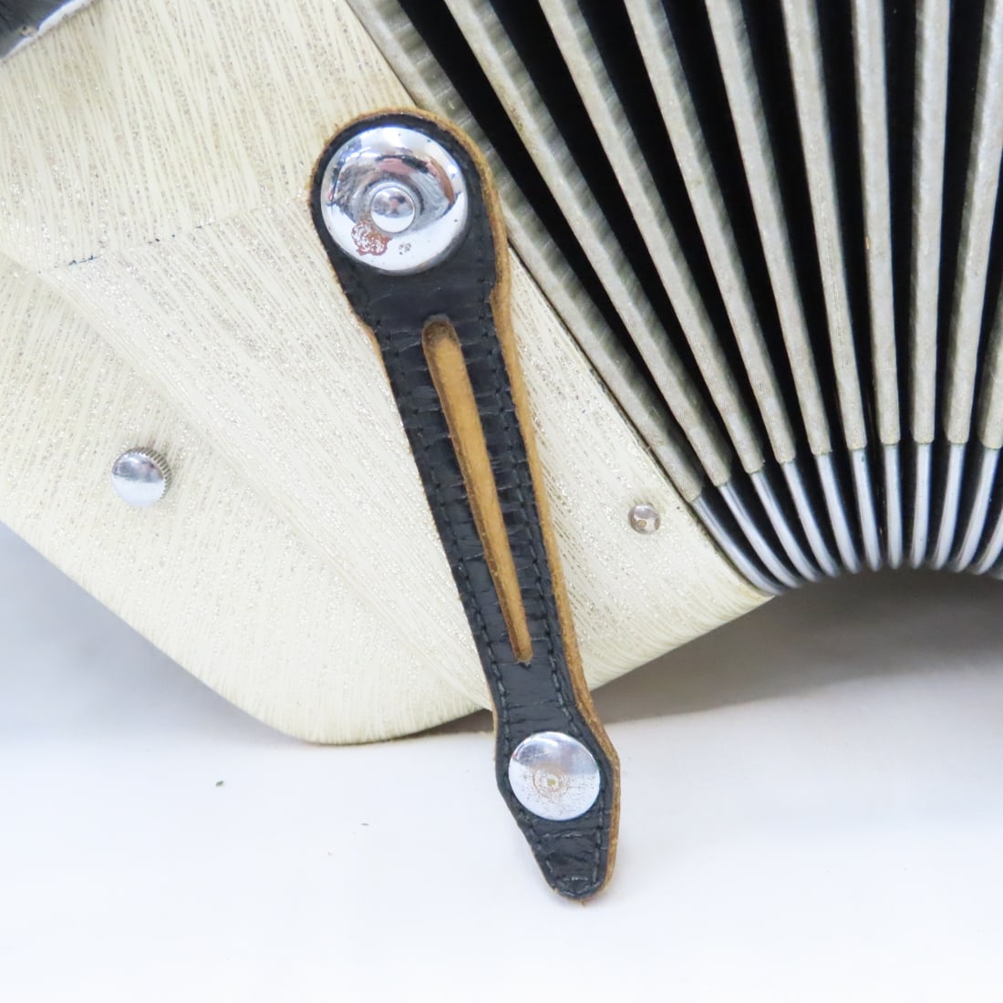 Scandalli Silvana III 24 Piano Key Accordion - 14