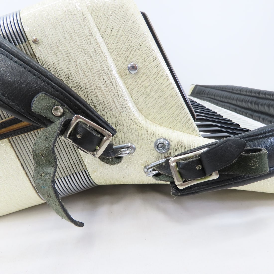 Scandalli Silvana III 24 Piano Key Accordion - 16