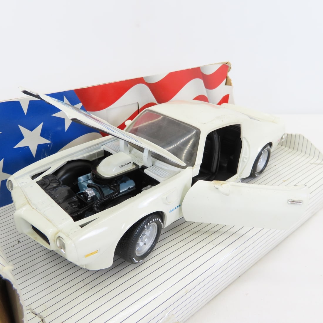 6 Ertl American Muscle 1:18 Scale Diecast Cars - 12