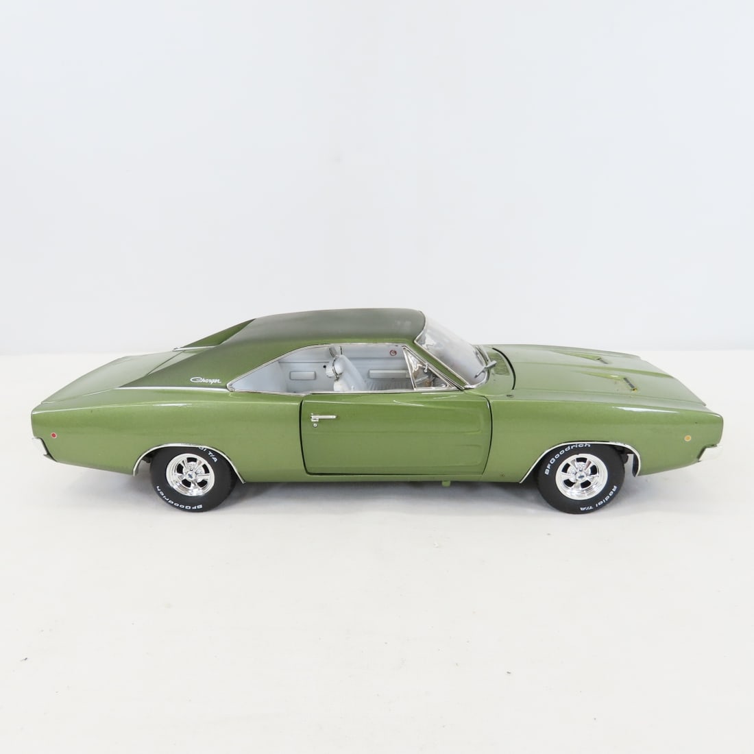 6 Ertl American Muscle 1:18 Scale Diecast Cars - 3