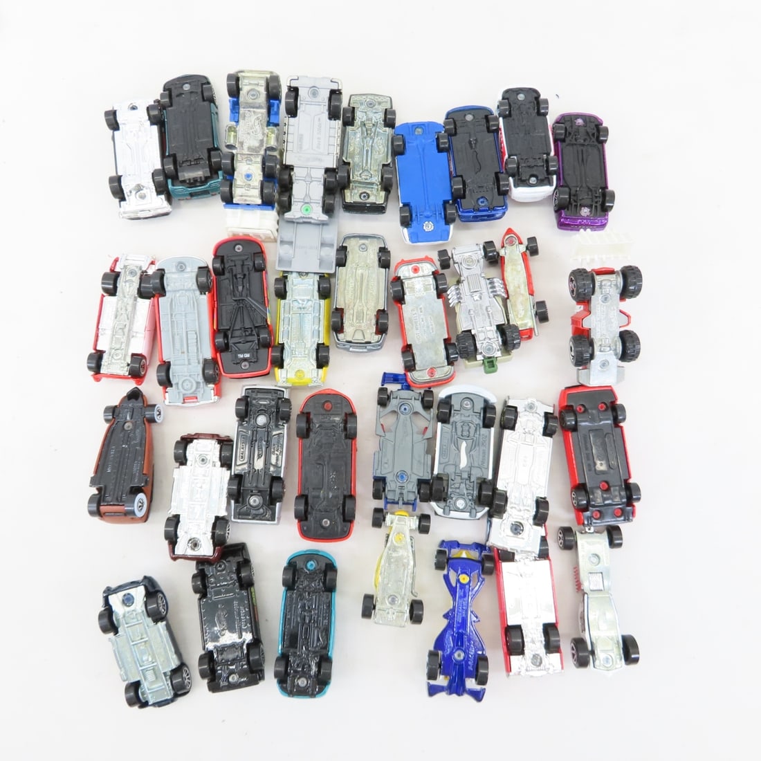 150+ Modern Hot Wheels in Rally & Spinner Cases - 15