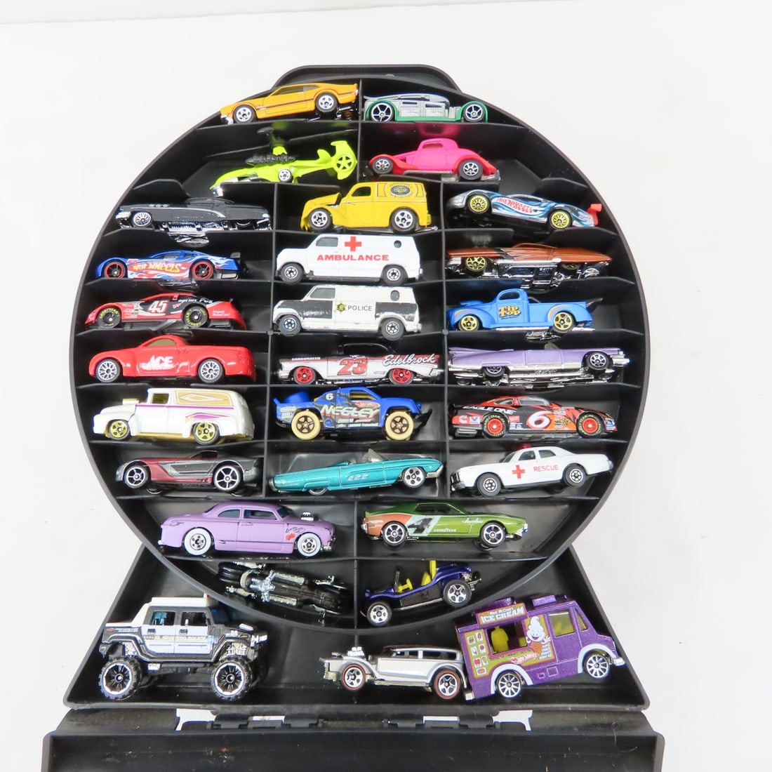 150+ Modern Hot Wheels in Rally & Spinner Cases - 16