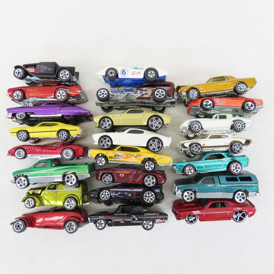 150+ Modern Hot Wheels in Rally & Spinner Cases - 7