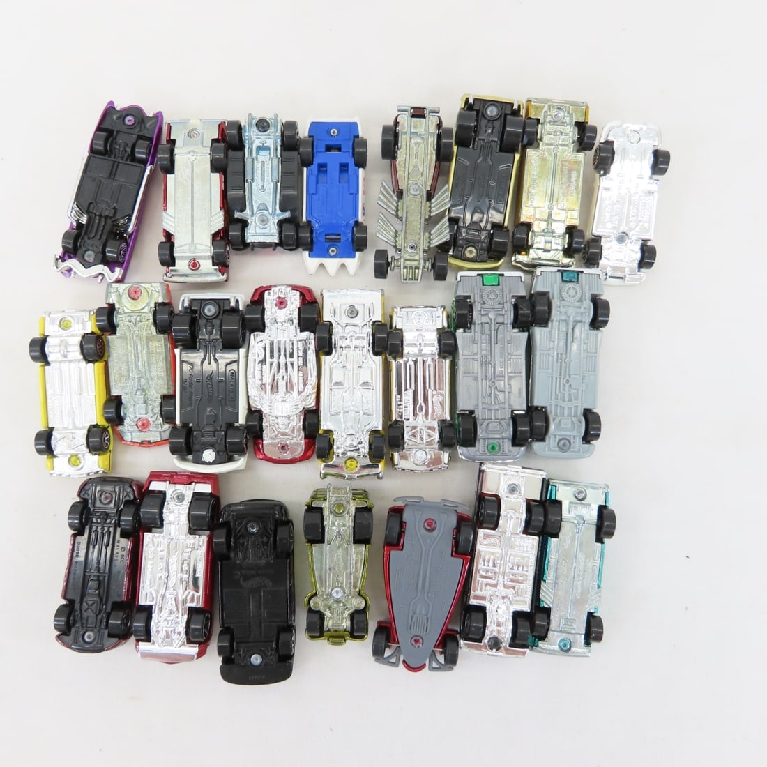 150+ Modern Hot Wheels in Rally & Spinner Cases - 9