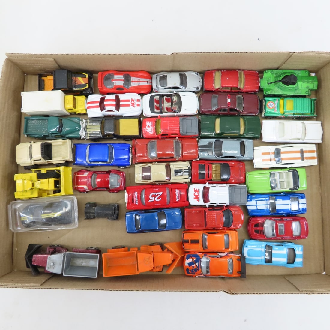90+ Hot Wheels Cars, Trucks & Service Vehicles - 2