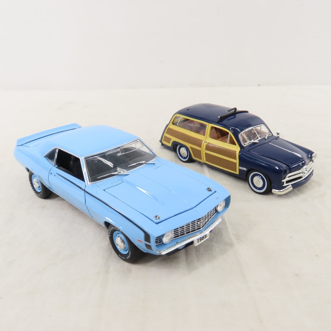 8 Diecast 1:18 Scale Cars & Trucks, Jada & Others - 13