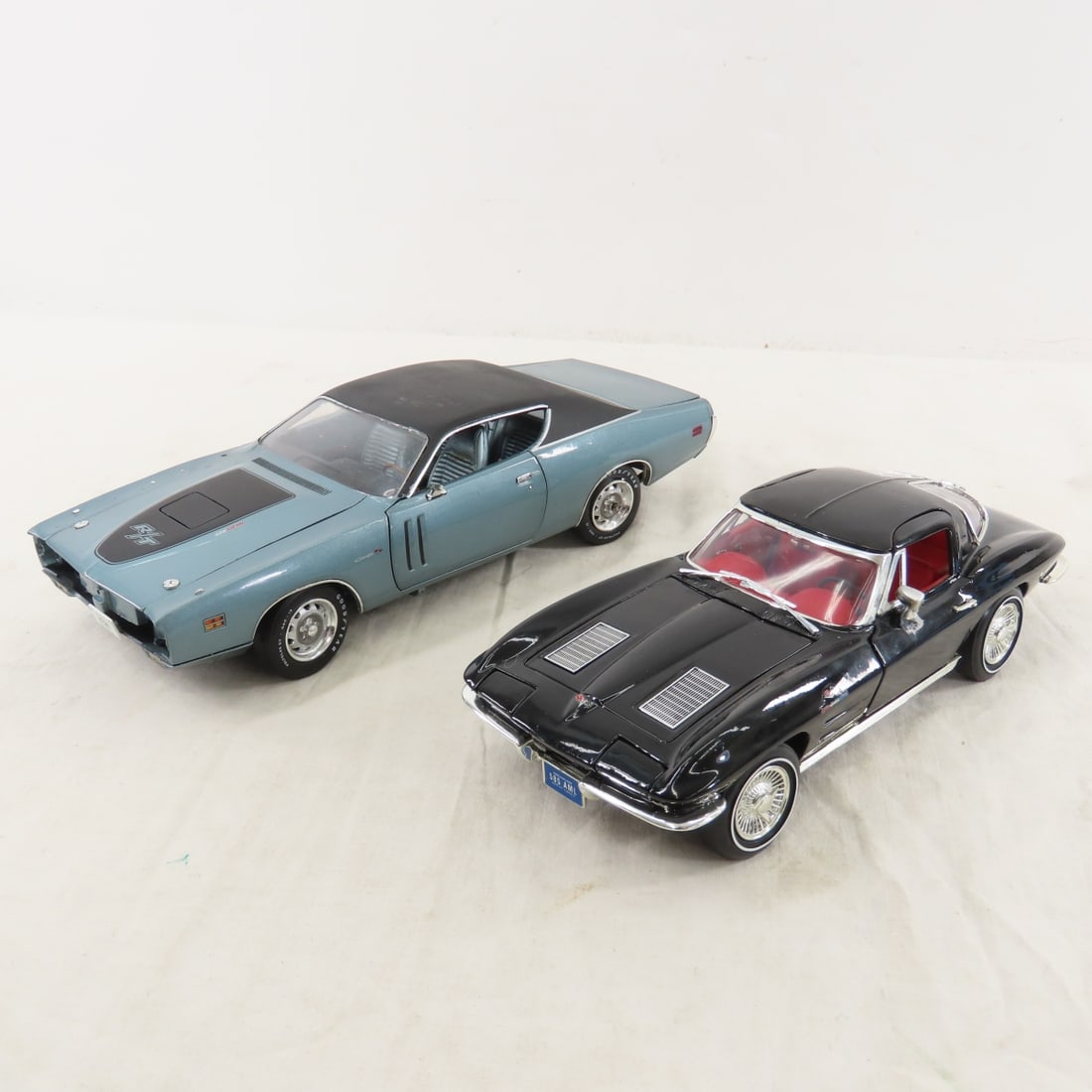 8 Diecast 1:18 Scale Cars & Trucks, Jada & Others - 3