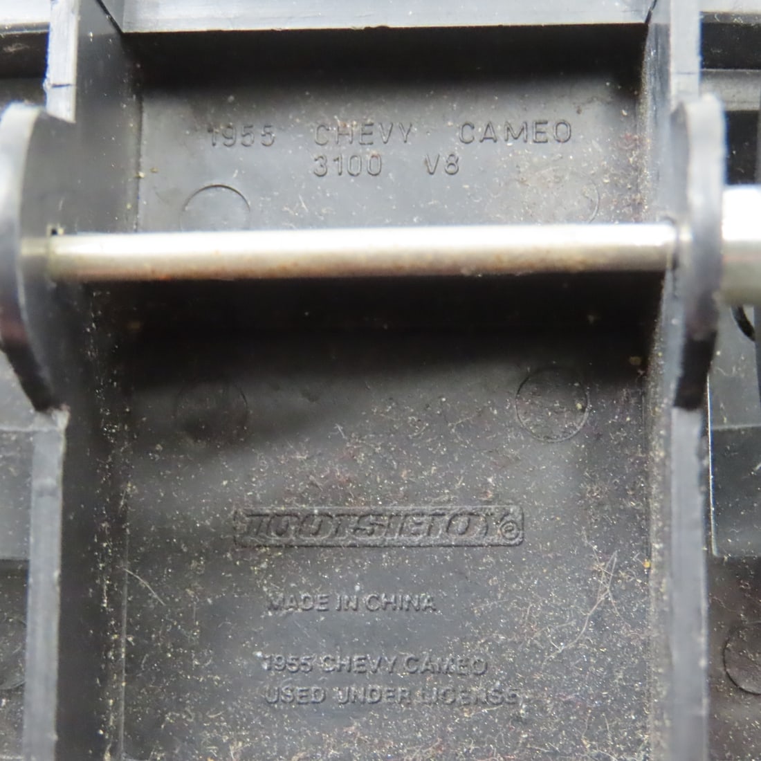 8 Diecast 1:18 Scale Cars & Trucks, Jada & Others - 9