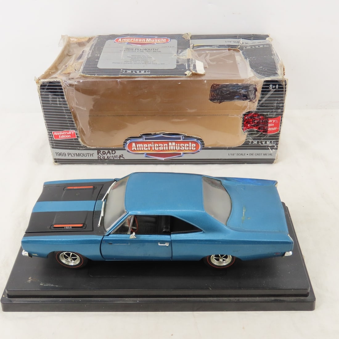 6 Diecast 1:18 Scale Cars, Hwy 61, Ertl & Other - 11