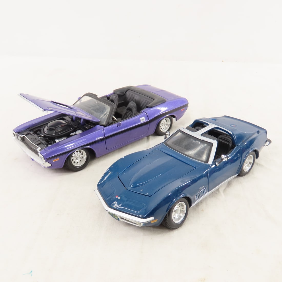 9 Diecast Maisto 1:24 Scale & Other Vehicles - 11
