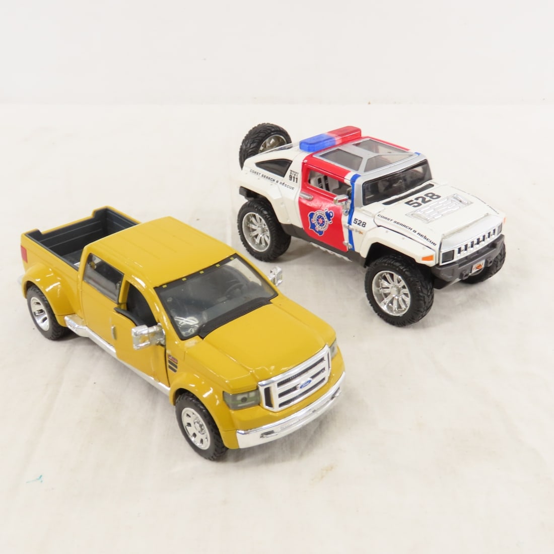 9 Diecast Maisto 1:24 Scale & Other Vehicles - 16