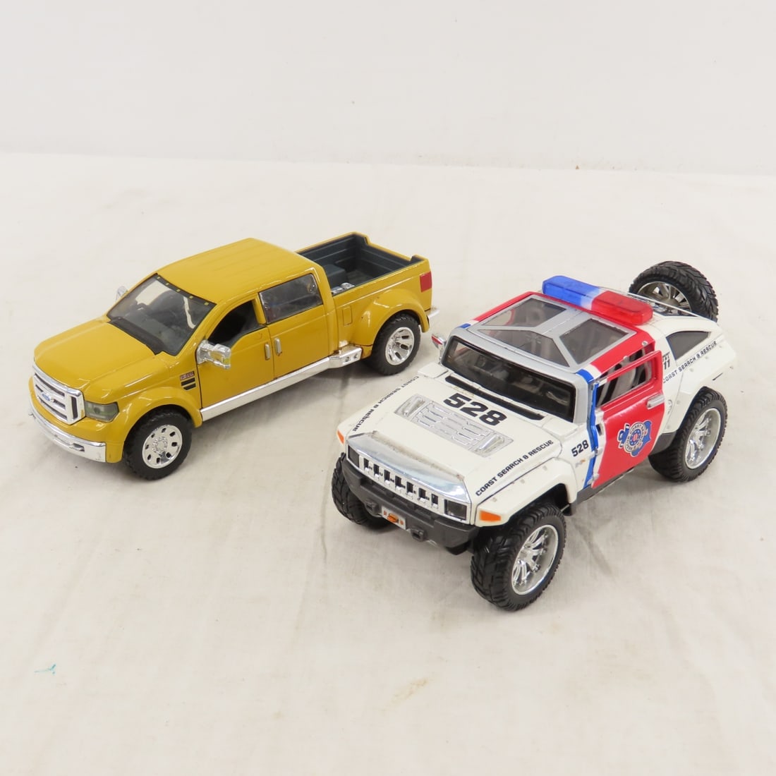 9 Diecast Maisto 1:24 Scale & Other Vehicles - 17