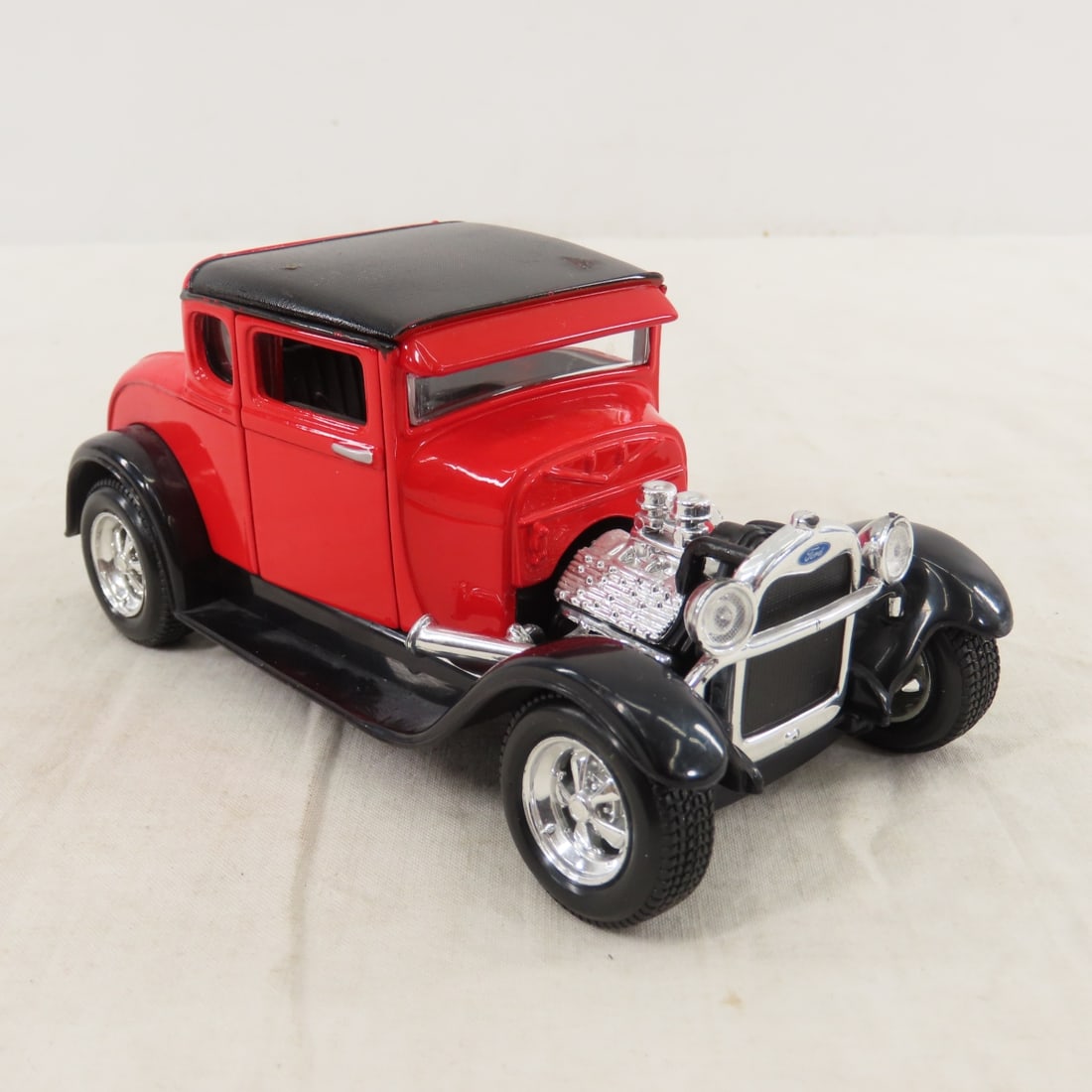 9 Diecast Maisto 1:24 Scale & Other Vehicles - 19
