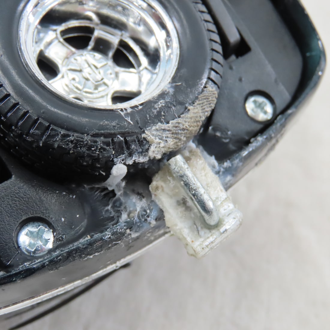 9 Diecast Maisto 1:24 Scale & Other Vehicles - 6