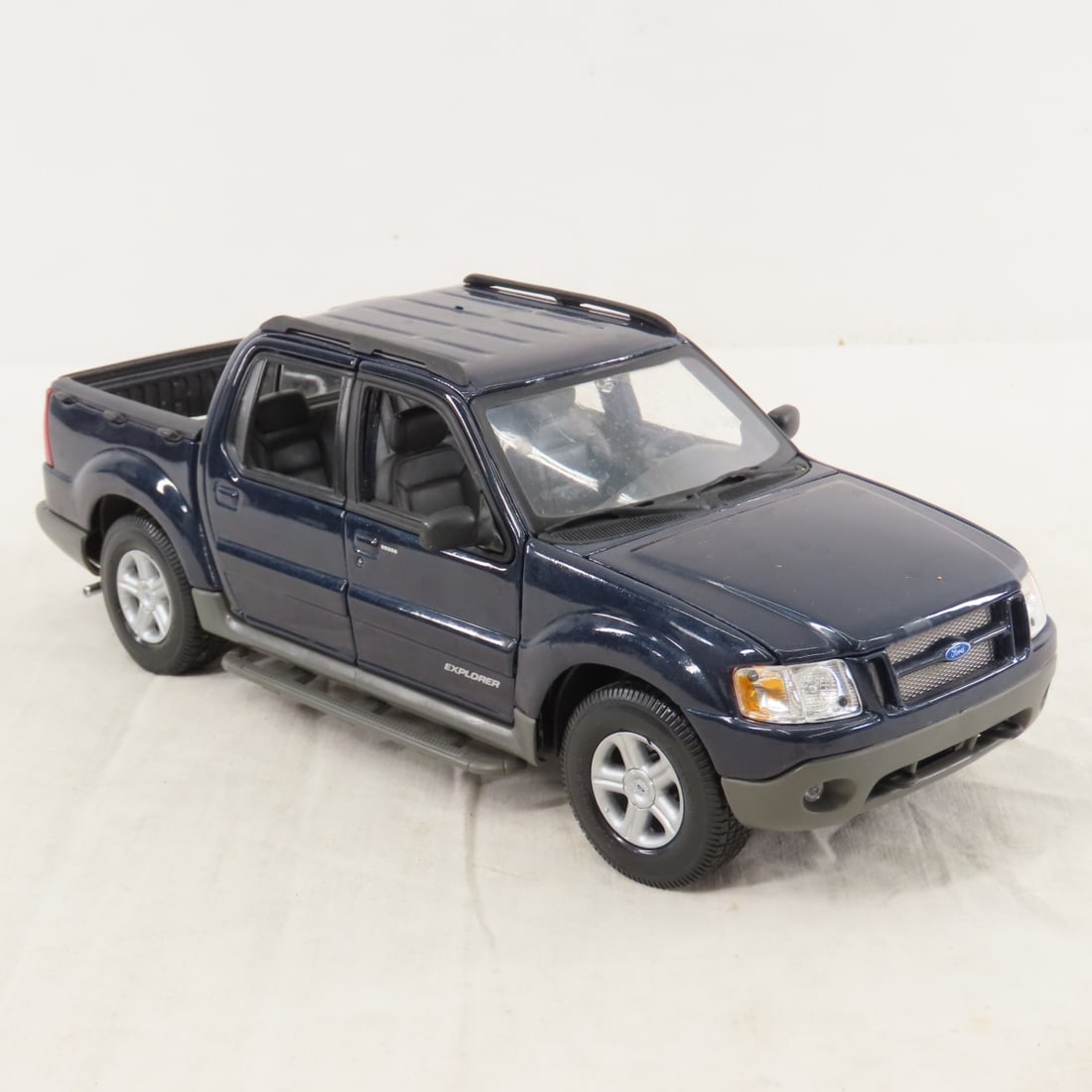 9 Diecast Maisto 1:24 Scale & Other Vehicles - 7