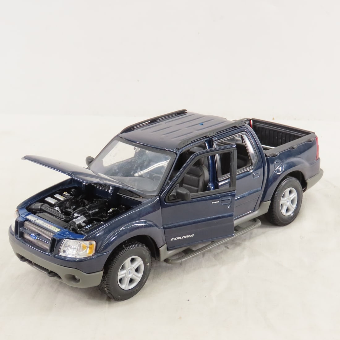 9 Diecast Maisto 1:24 Scale & Other Vehicles - 8