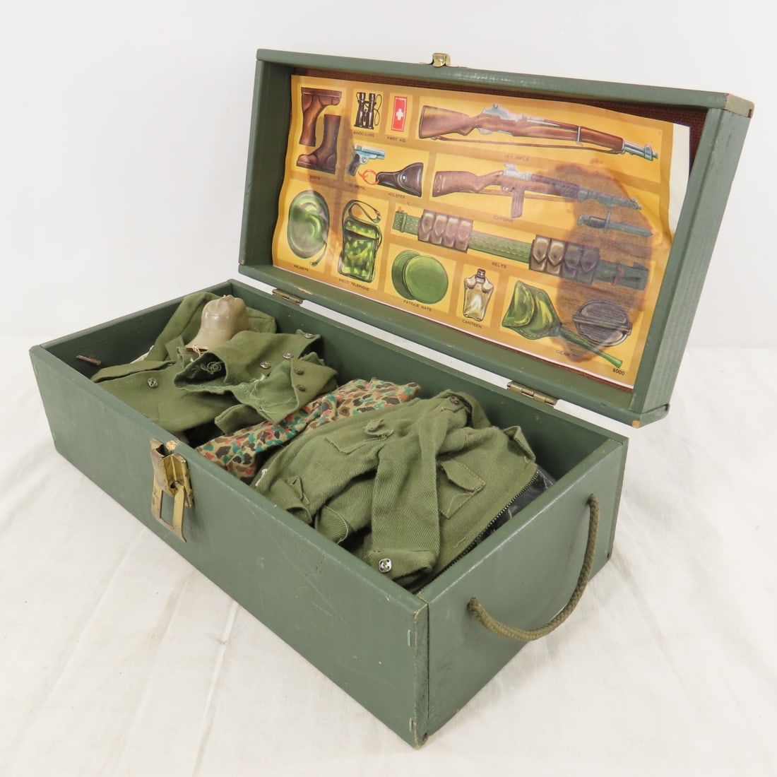 4 Vintage GI Joe Figures, Footlocker & Accessories - 12