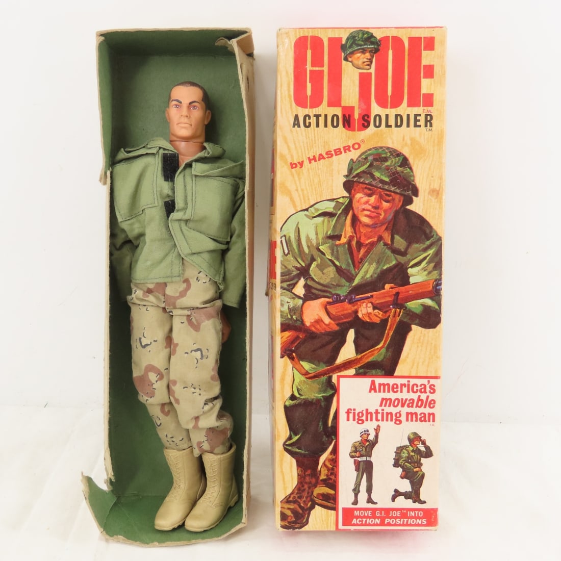 4 Vintage GI Joe Figures, Footlocker & Accessories - 2