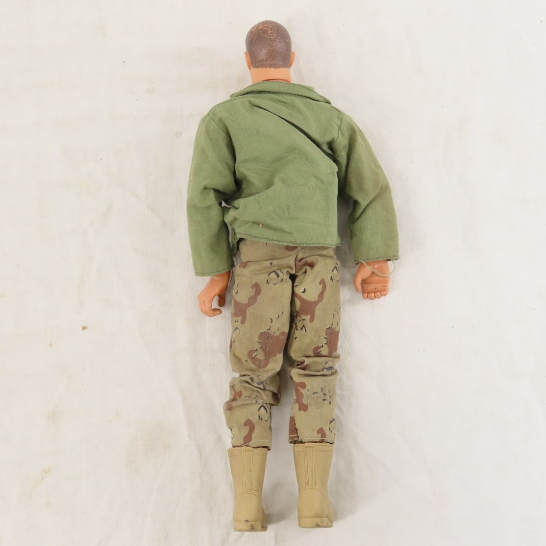 4 Vintage GI Joe Figures, Footlocker & Accessories - 3