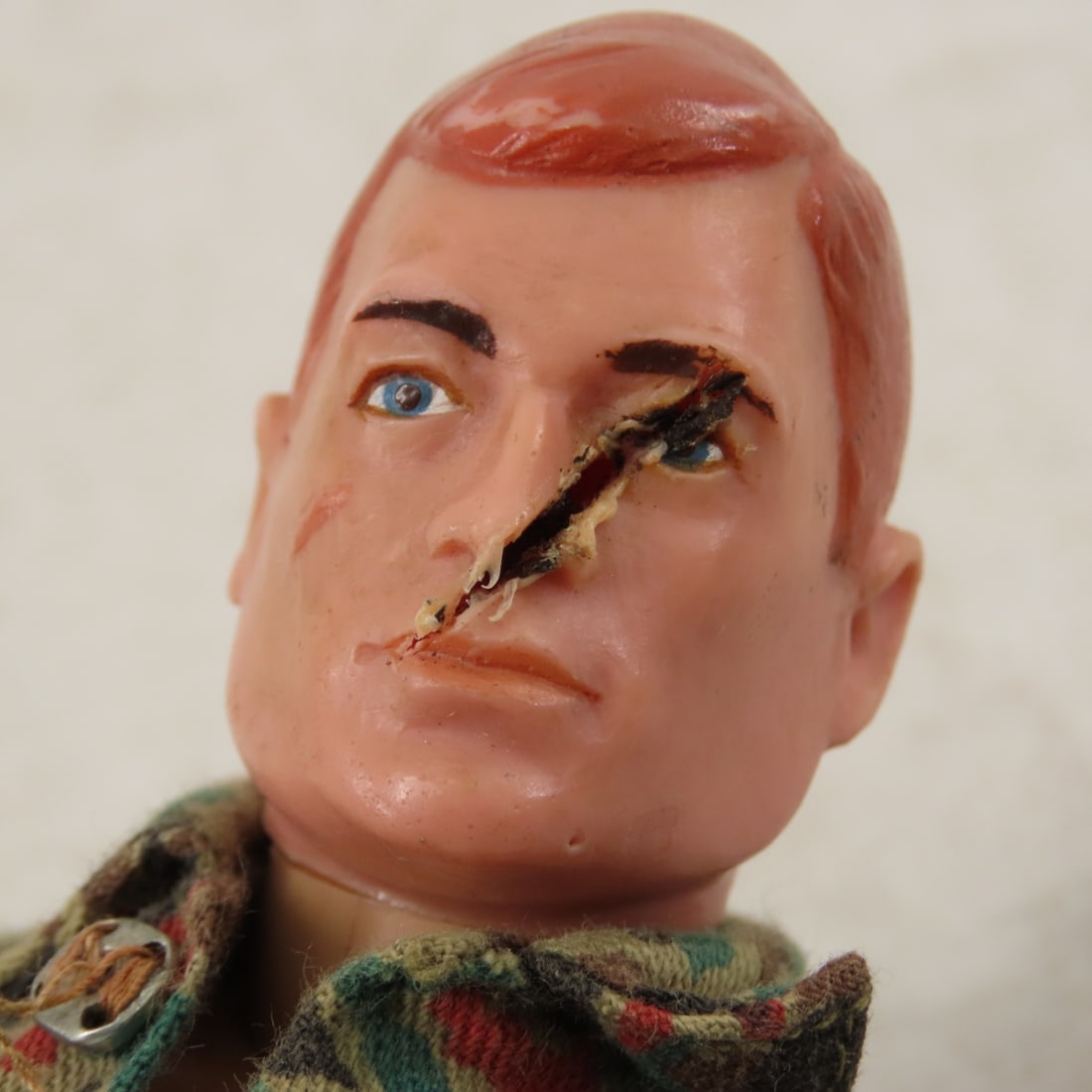 4 Vintage GI Joe Figures, Footlocker & Accessories - 9