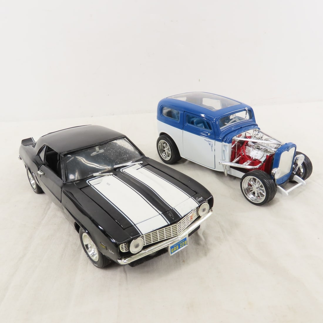 8 Ertl & Other 1:18 Scale Diecast Cars - 7