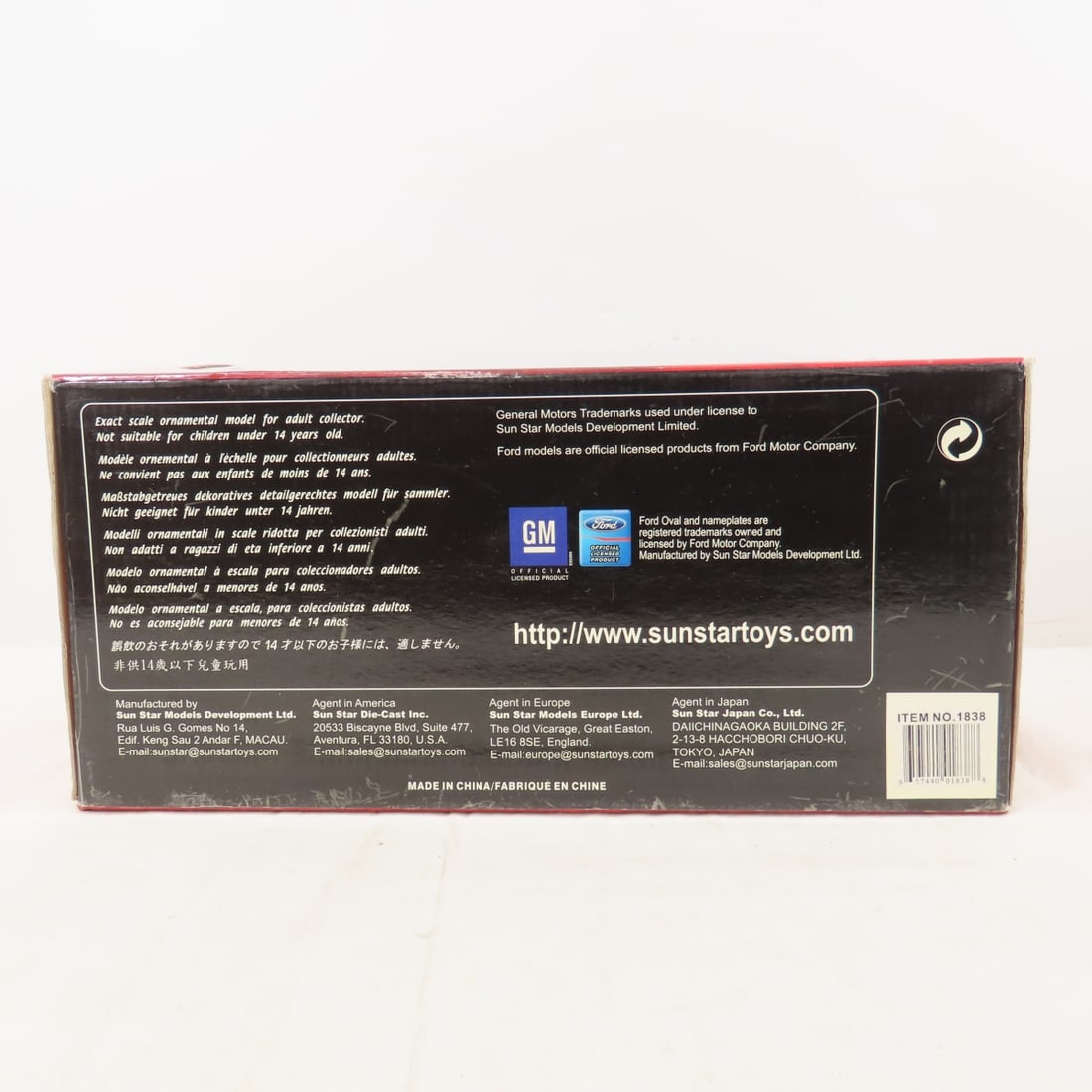 6 Diecast 1:18 Scale Cars, Maisto, Burago & Other - 4