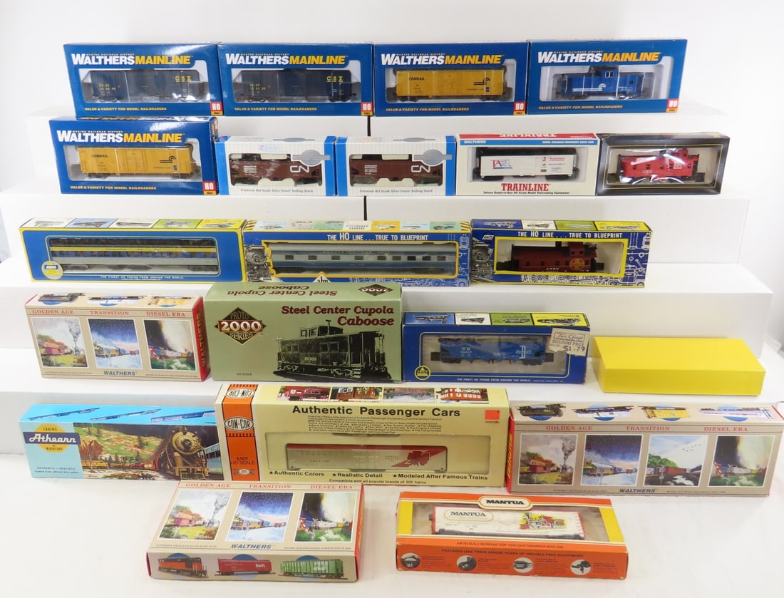 Walthers, AHM & Other HO Scale Passenger & Boxcars (1 of 14)