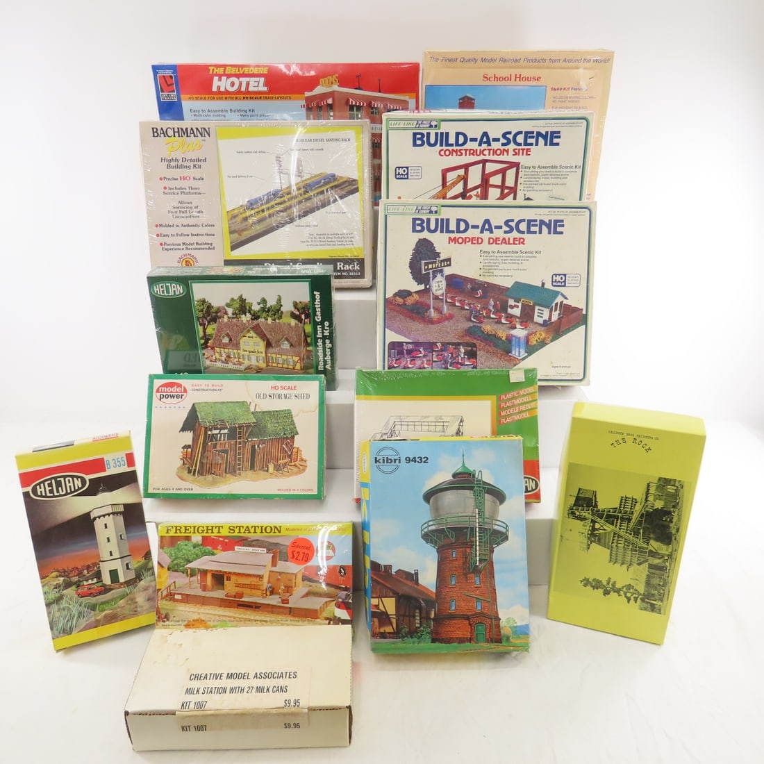 HO Scale Train Buildings, Model Kits, AHM & Others (1 of 13)