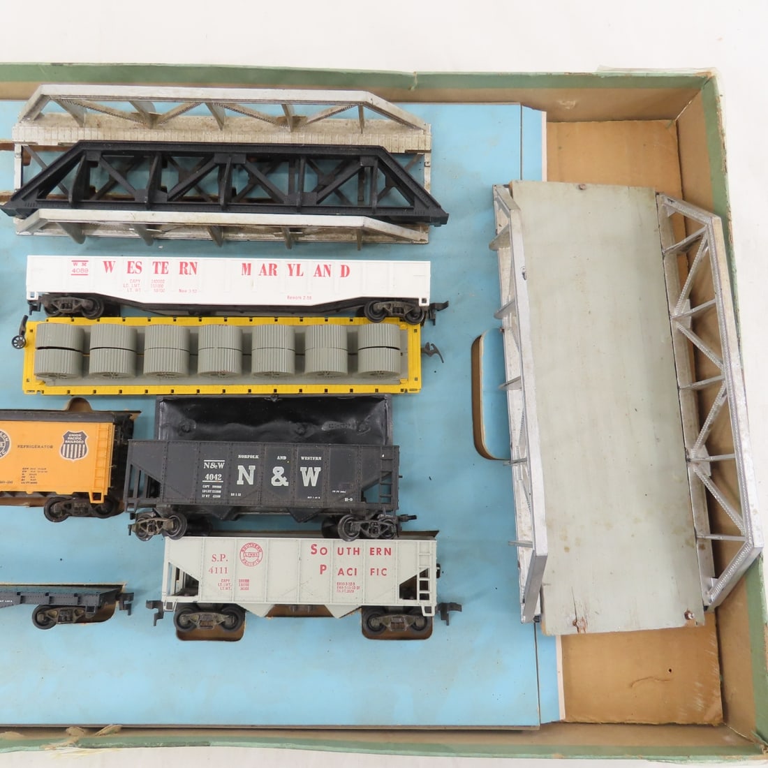 HO Scale Engines, Boxcars, Tyco & Others - 11