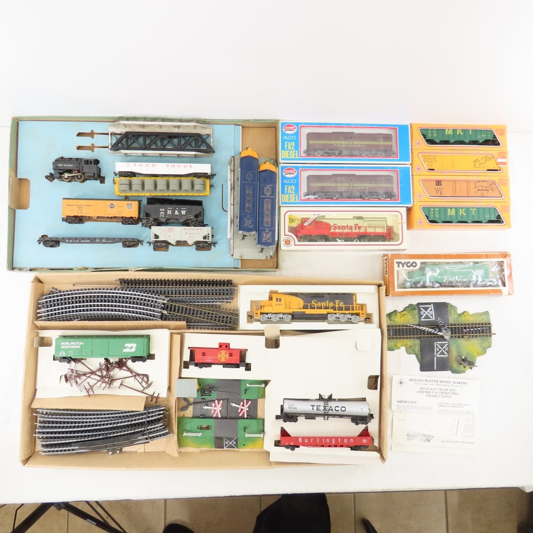 HO Scale Engines, Boxcars, Tyco & Others - 2