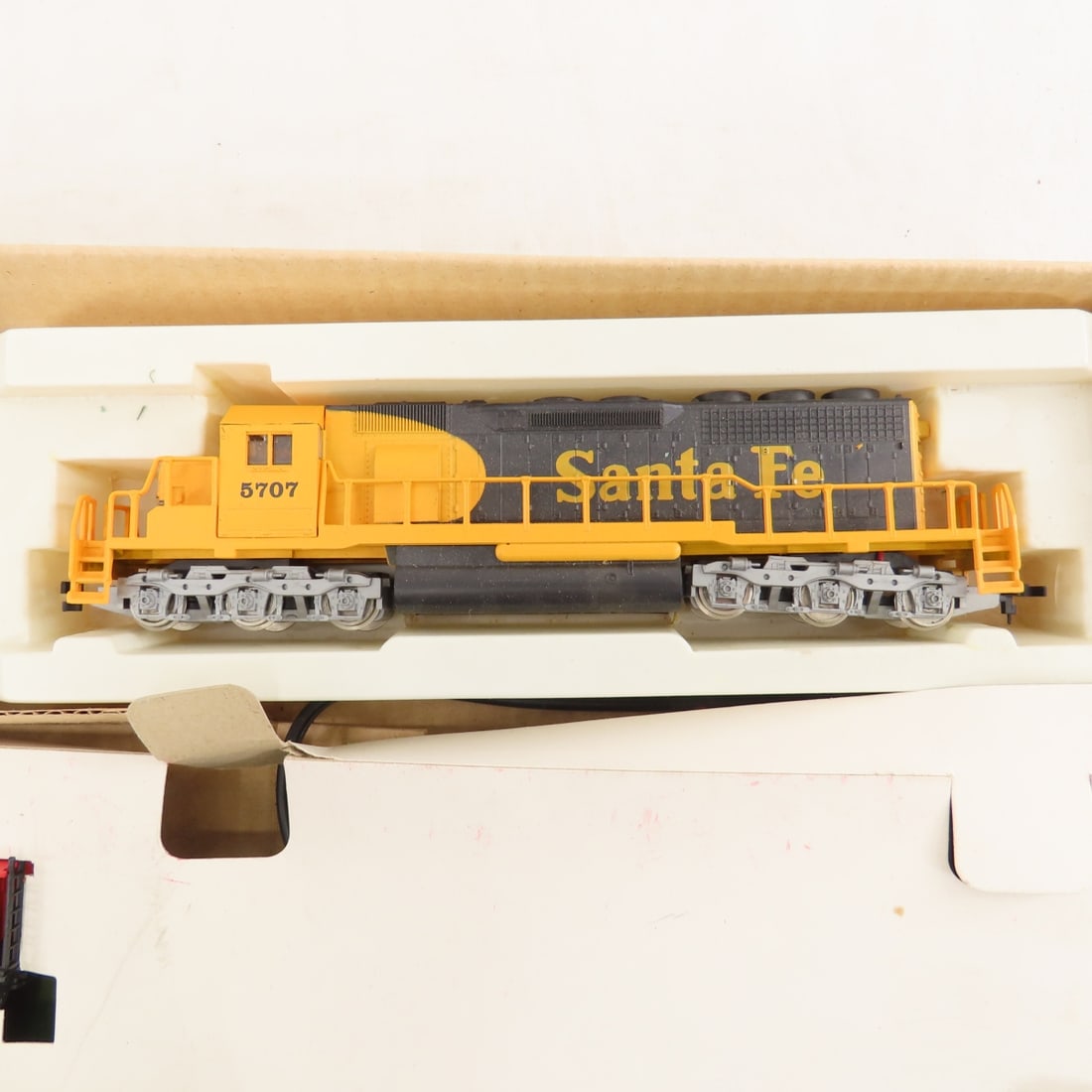 HO Scale Engines, Boxcars, Tyco & Others - 4