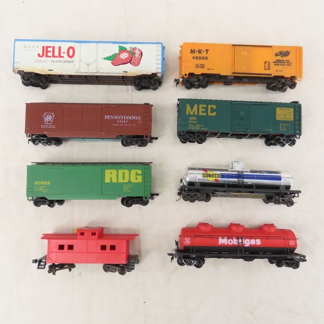 HO Scale Engines, Boxcars, Track & Accessories - 8