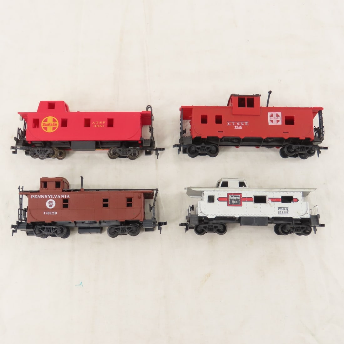 HO Scale Engines & Boxcars, Athearn & Other - 10