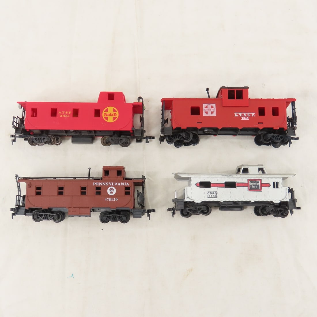 HO Scale Engines & Boxcars, Athearn & Other - 11