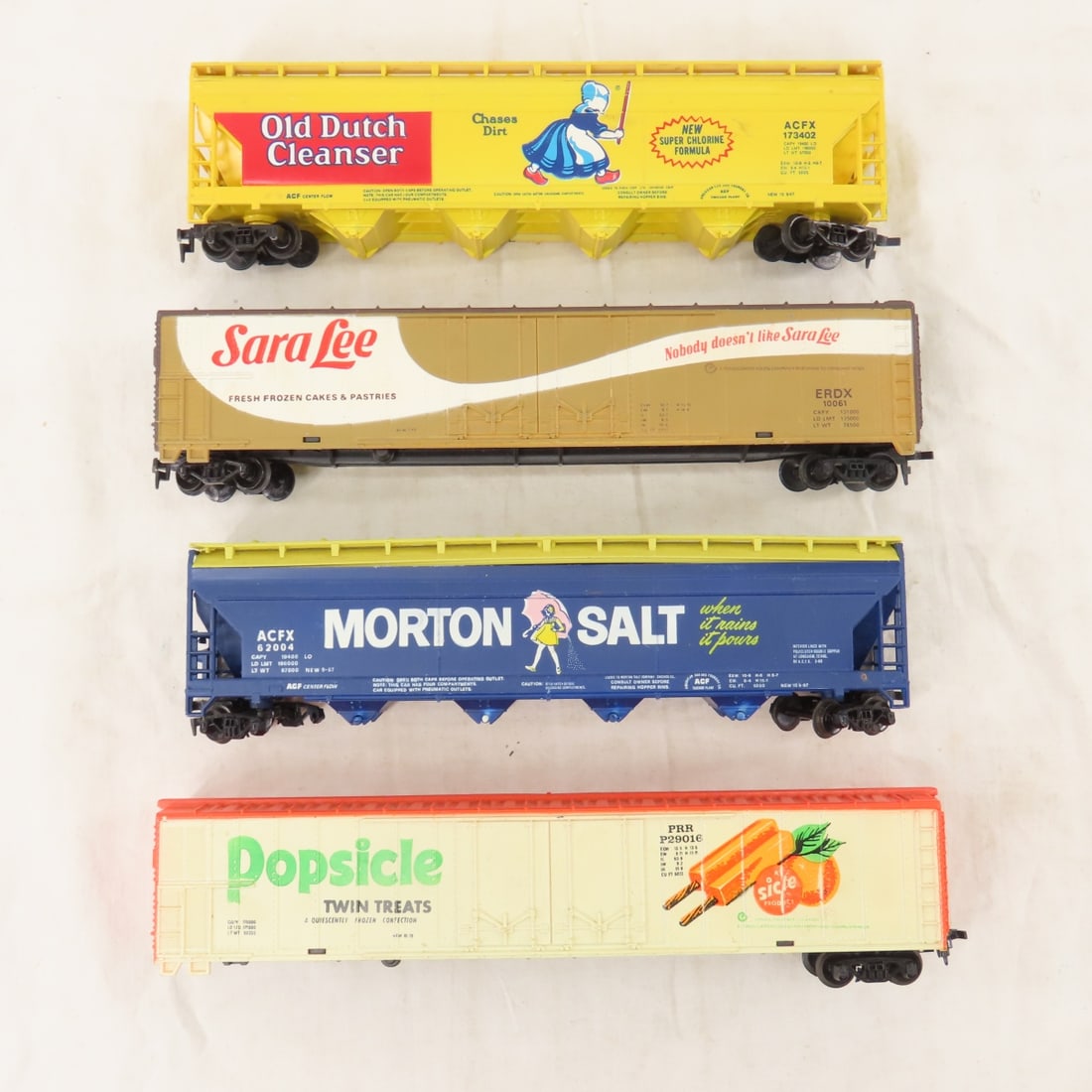 HO Scale Engines & Boxcars, Athearn & Other - 12