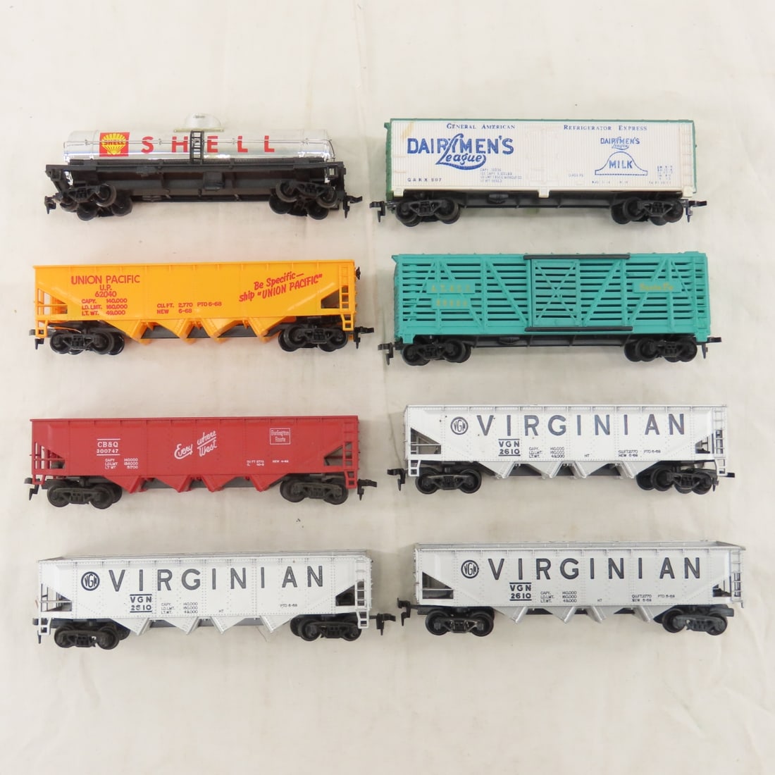 HO Scale Engines & Boxcars, Athearn & Other - 16