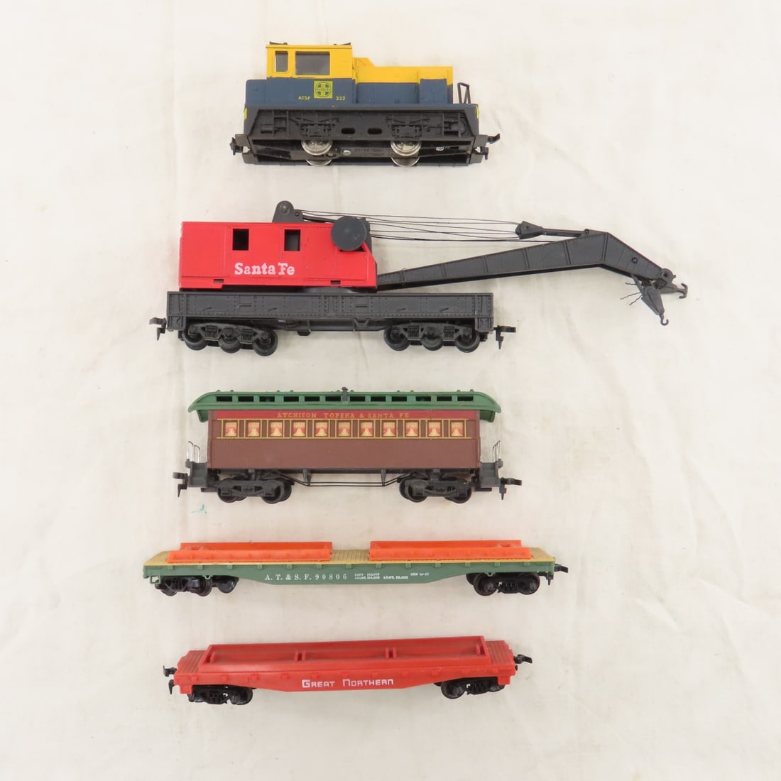 HO Scale Engines & Boxcars, Athearn & Other - 18