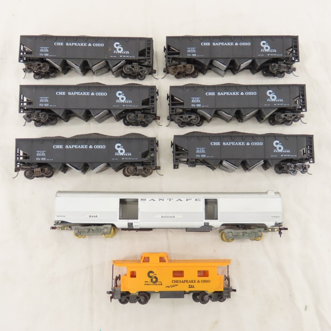 HO Scale Engines & Boxcars, Athearn & Other - 20