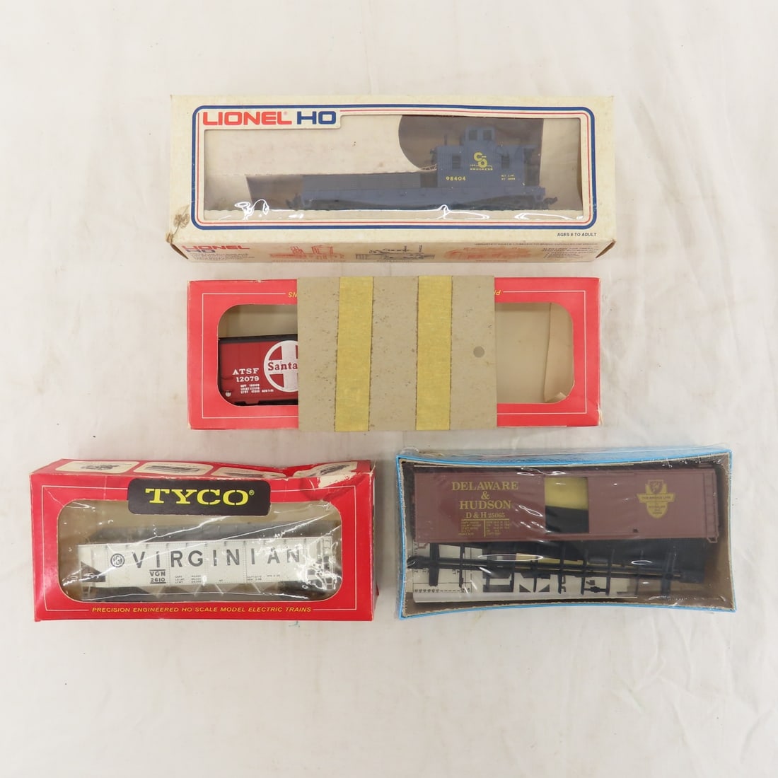 HO Scale Engines & Boxcars, AHM, Tyco & Others - 15
