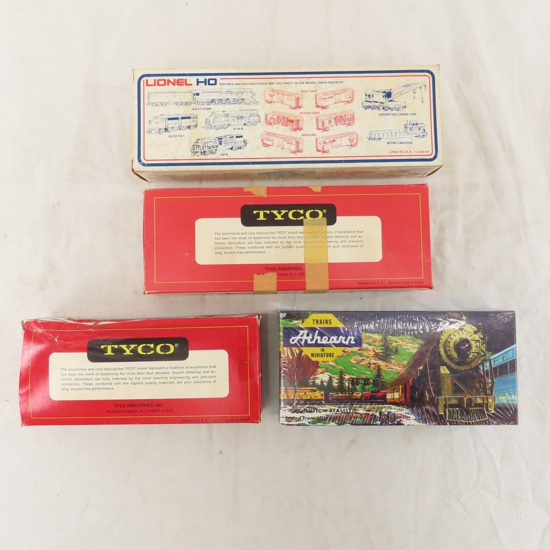 HO Scale Engines & Boxcars, AHM, Tyco & Others - 16