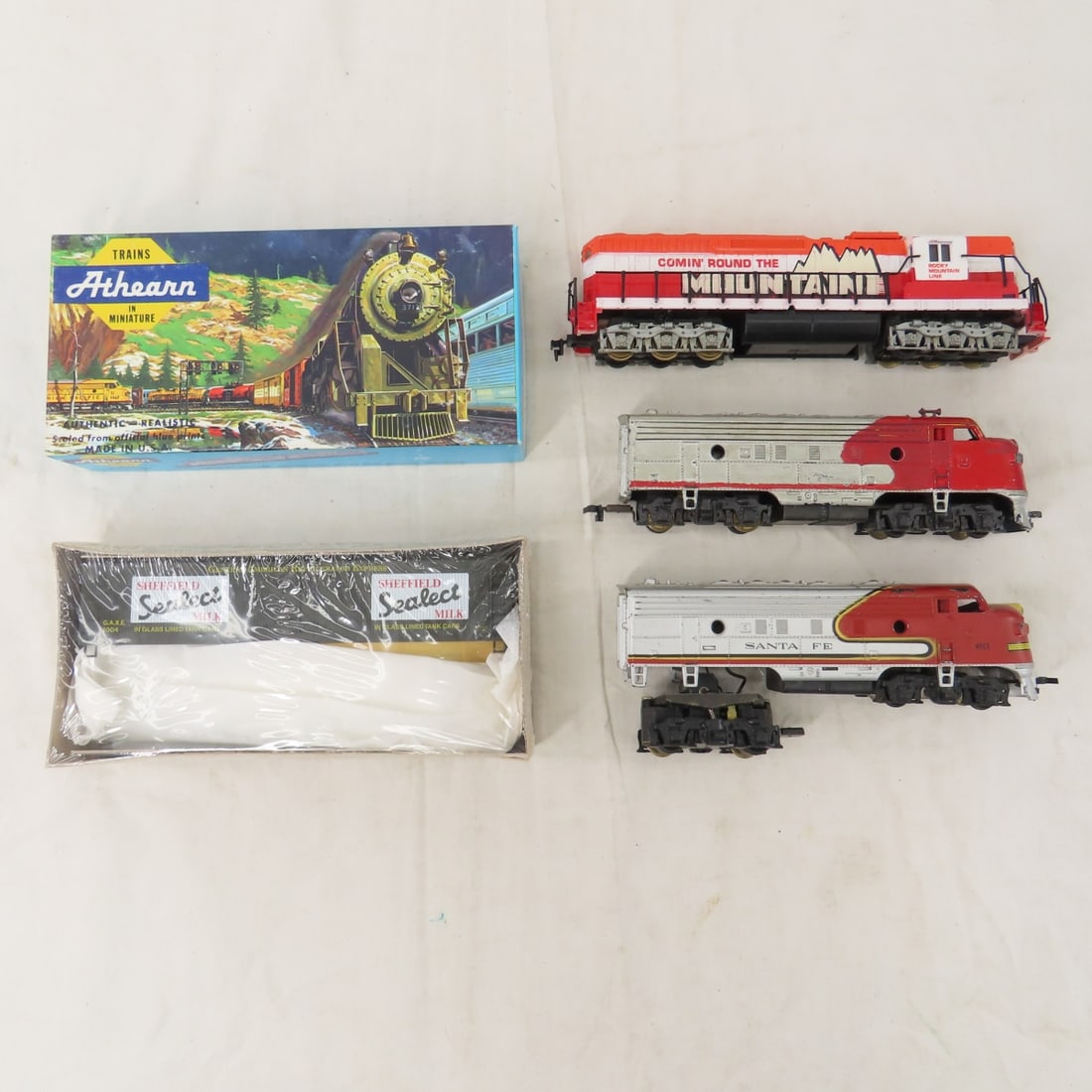 HO Scale Engines & Boxcars, AHM, Tyco & Others - 4