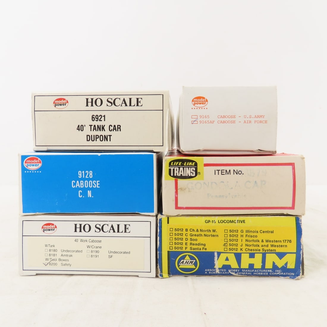 HO Scale Engines & Boxcars, AHM, Tyco & Others - 9